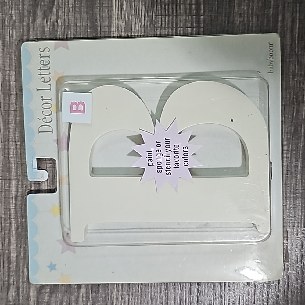 Baby Boom wooden decor letters. Letter B